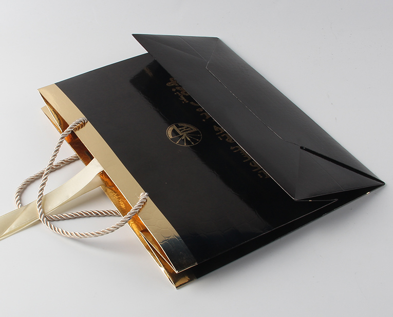 覆膜的手提紙袋