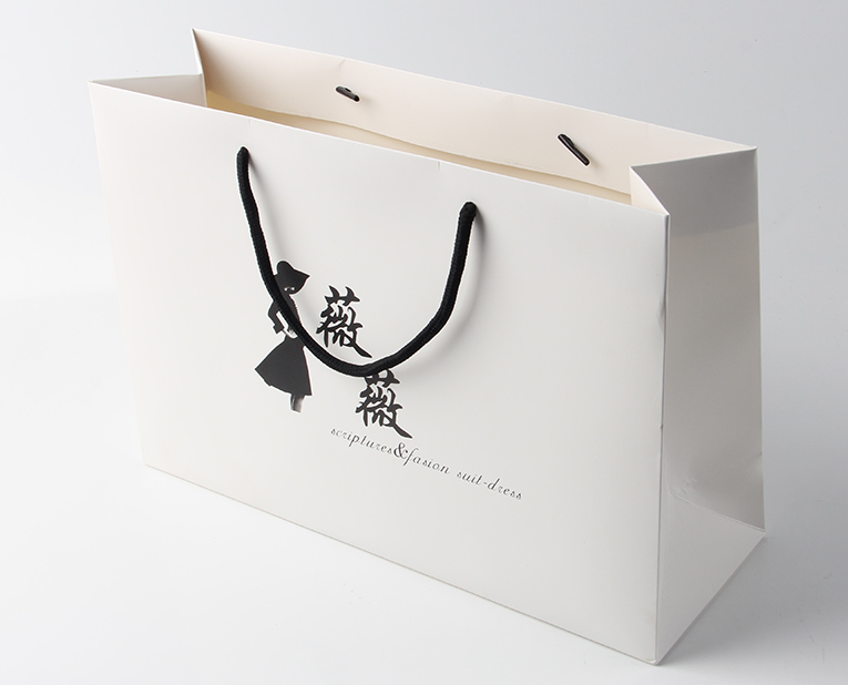 手提紙袋定制-廣州駿業(yè)包裝實(shí)業(yè)有限公司 手提紙袋定制