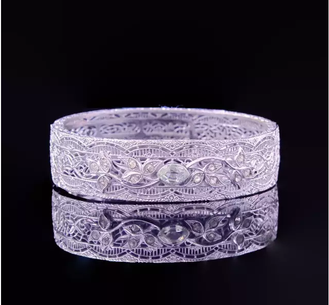 珠寶首飾盒生產(chǎn)廠家-廣州駿業(yè)包裝實業(yè)有限公司 珠寶首飾盒生產(chǎn)廠家