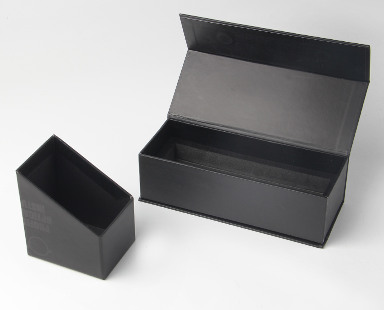 包裝紙盒設計需要設計師靈活調(diào)用和搭配各種工藝