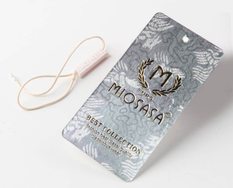 內(nèi)衣吊牌定做過(guò)程中，燙印不清晰不整齊的緣由