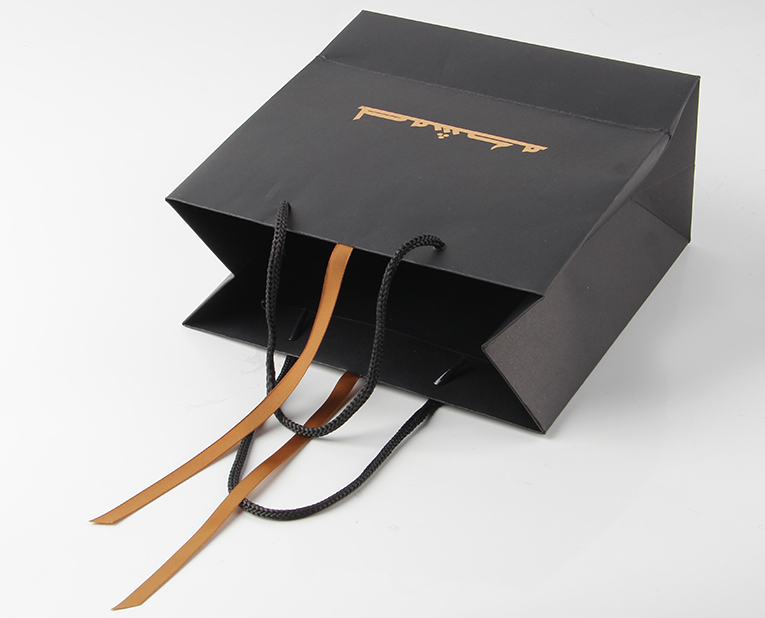 油墨顆粒的適度量和大小會影響手表禮品袋的制造商的紙袋 油墨顆粒的適度量和大小會影響手表禮品袋的制造商的紙袋