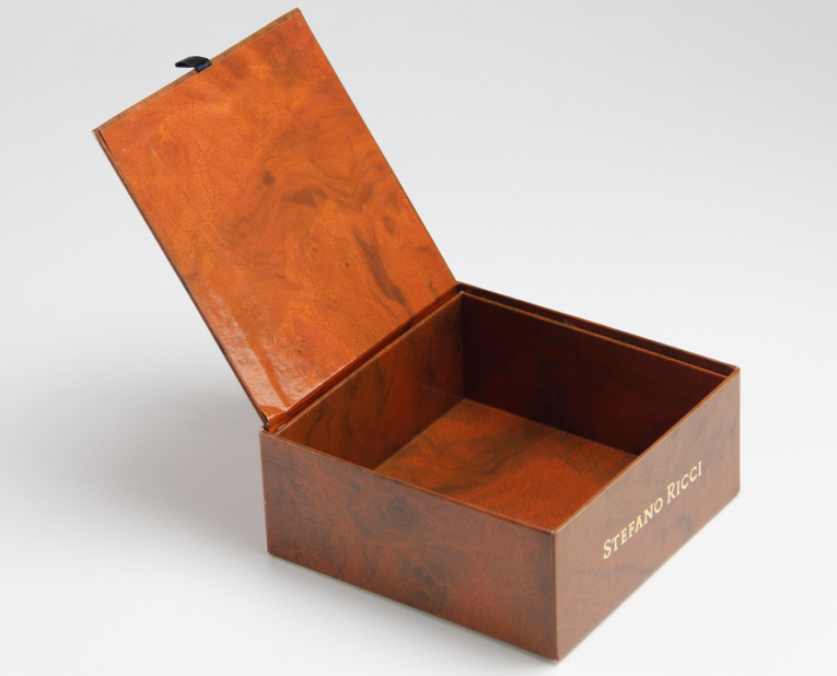 擔(dān)心定制的手環(huán)盒不能如期，被色帶不齊拖累？廠家需要這樣做！