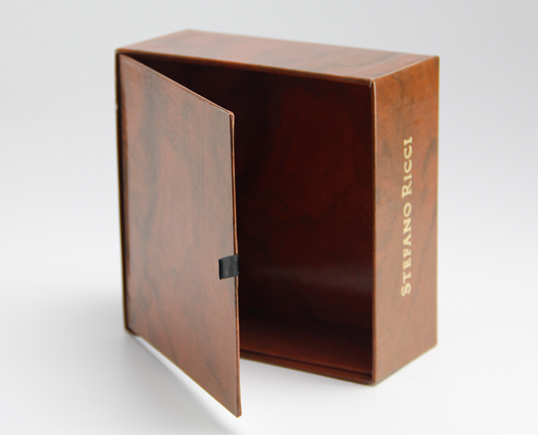 擔(dān)心定制的手環(huán)盒不能如期，被色帶不齊拖累？廠家需要這樣做！