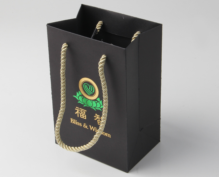 皮具包裝袋金粉要閃亮，廠家一定不能犯的兩個(gè)錯(cuò)誤