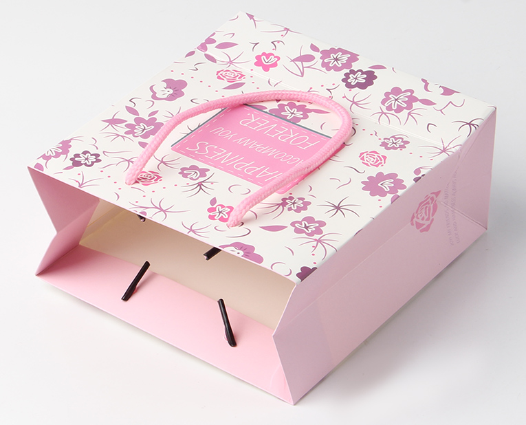 專業(yè)的高檔和雜亂的高檔決定紙袋訂做的成本，別問為什么