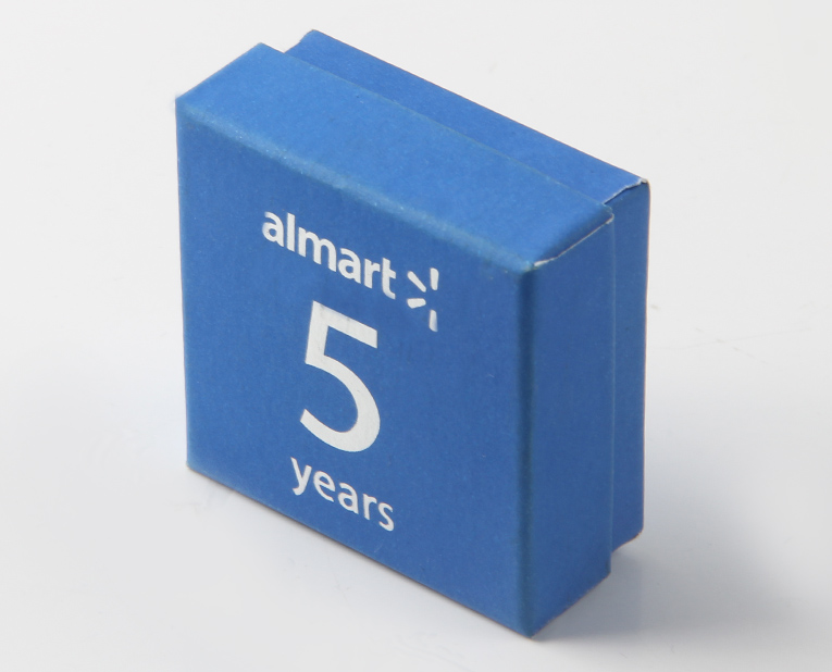 耳環(huán)的包裝盒如果在訂做時使用快速固著的油墨，效率1倍以上！