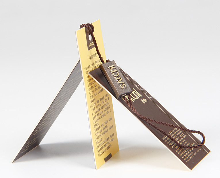 在服裝的紙牌定做過程中1個(gè)個(gè)環(huán)保新秀為何頻頻受挫？