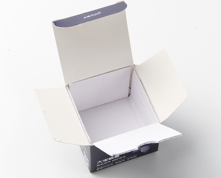 化妝品盒廠家的老師傅，為了讓工人早點放假，放出大招解決飛墨