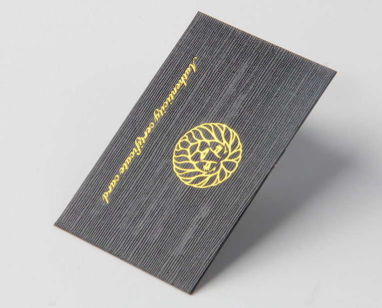 關(guān)于燙金的腦洞，被皮具吊牌廠家的譚師傅畫(huà)上句號(hào)