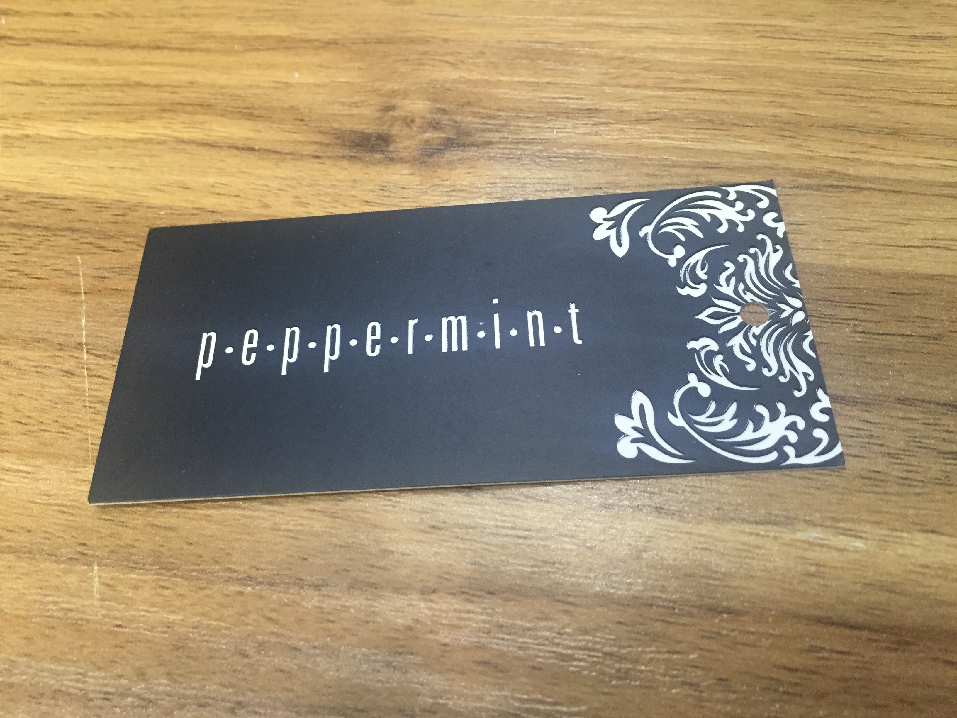 從t恤紙牌工廠回來的譚師傅，告訴我們他的苦逼經(jīng)歷