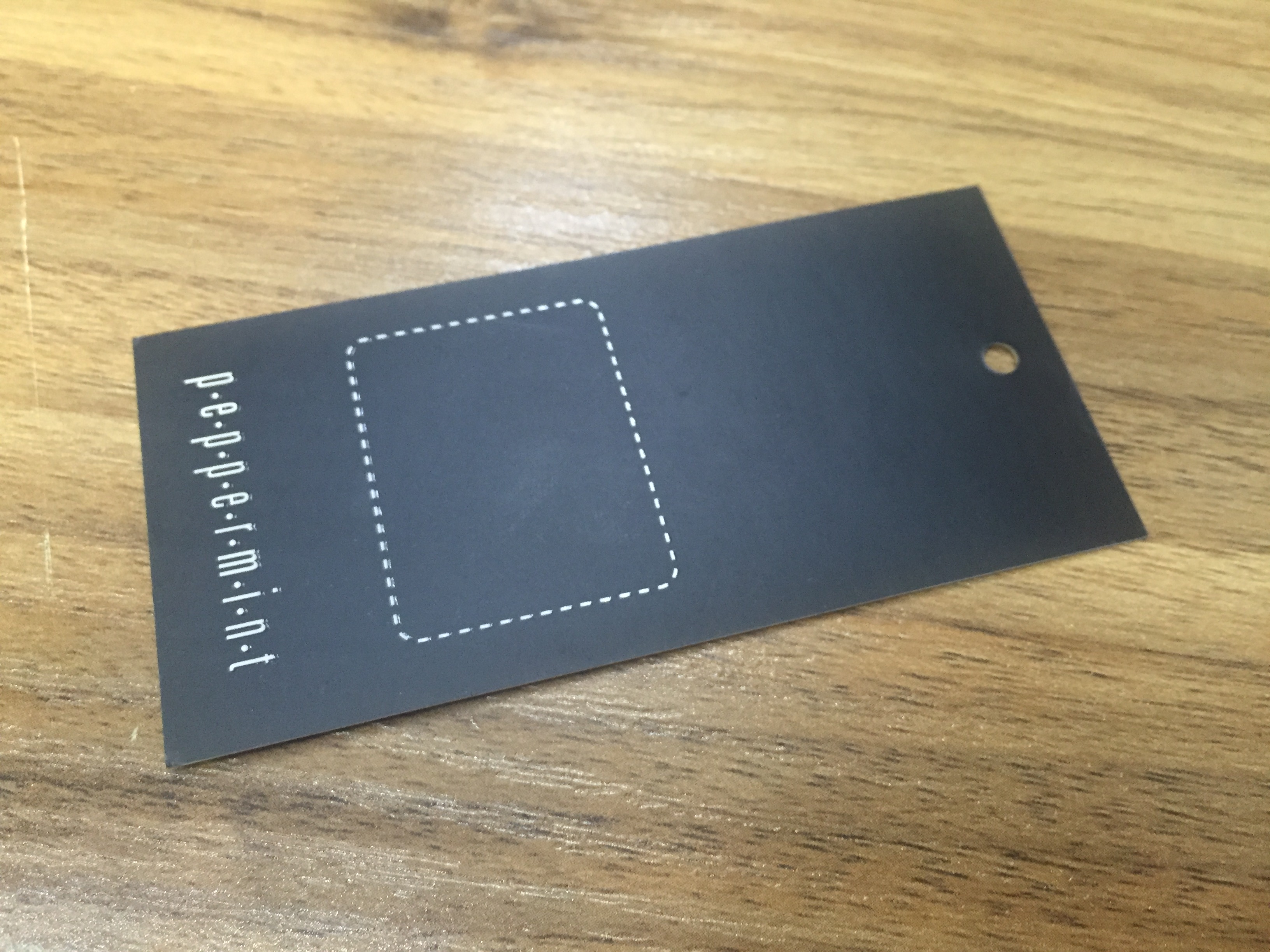 從t恤紙牌工廠回來的譚師傅，告訴我們他的苦逼經(jīng)歷