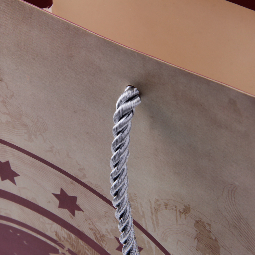 皮具紙袋工廠尊重客人，但我們更尊重我們的一線工人們