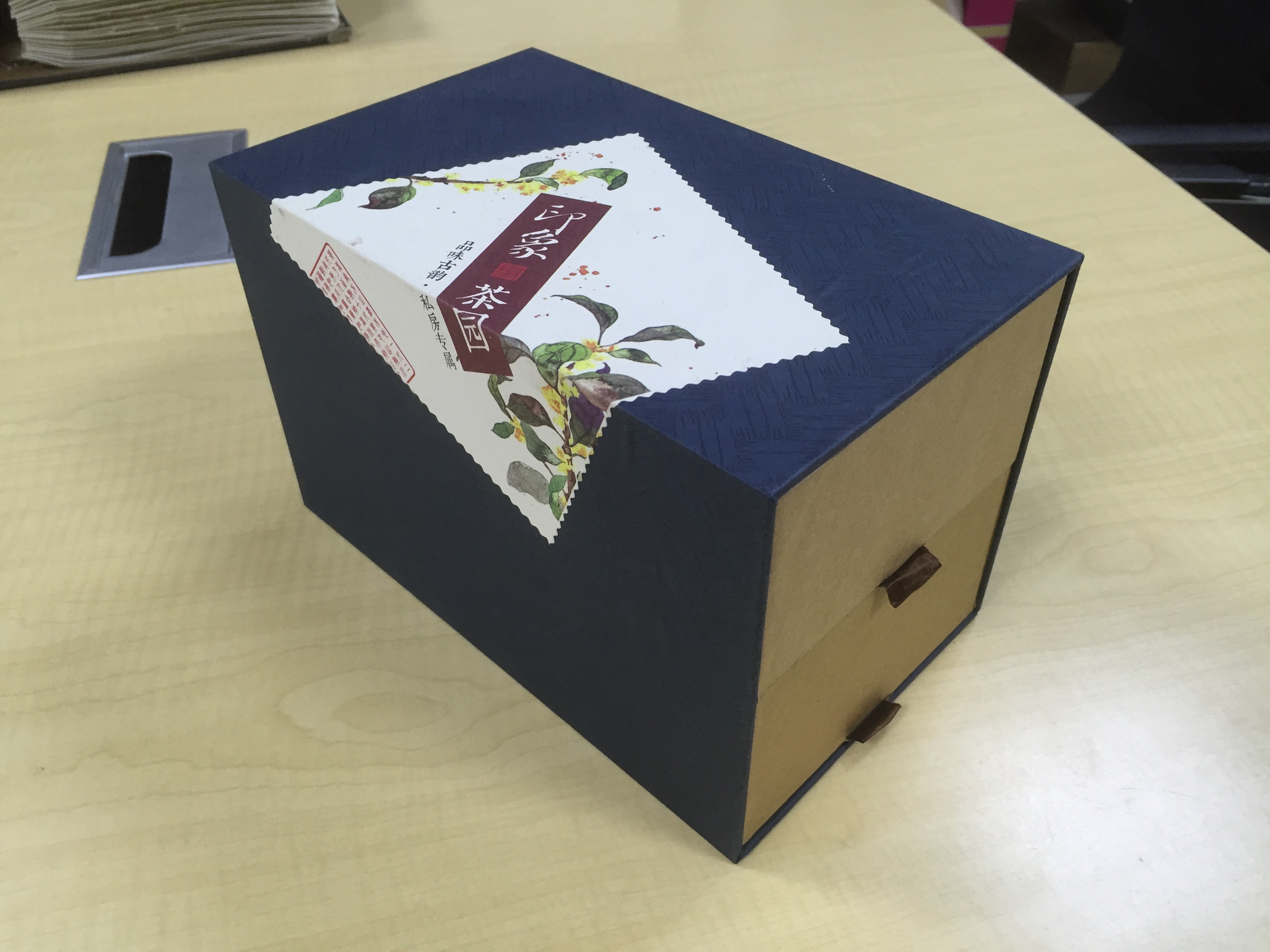 有保健品商家對禮品盒工廠的天地蓋不服，只好祭出雙開抽屜盒