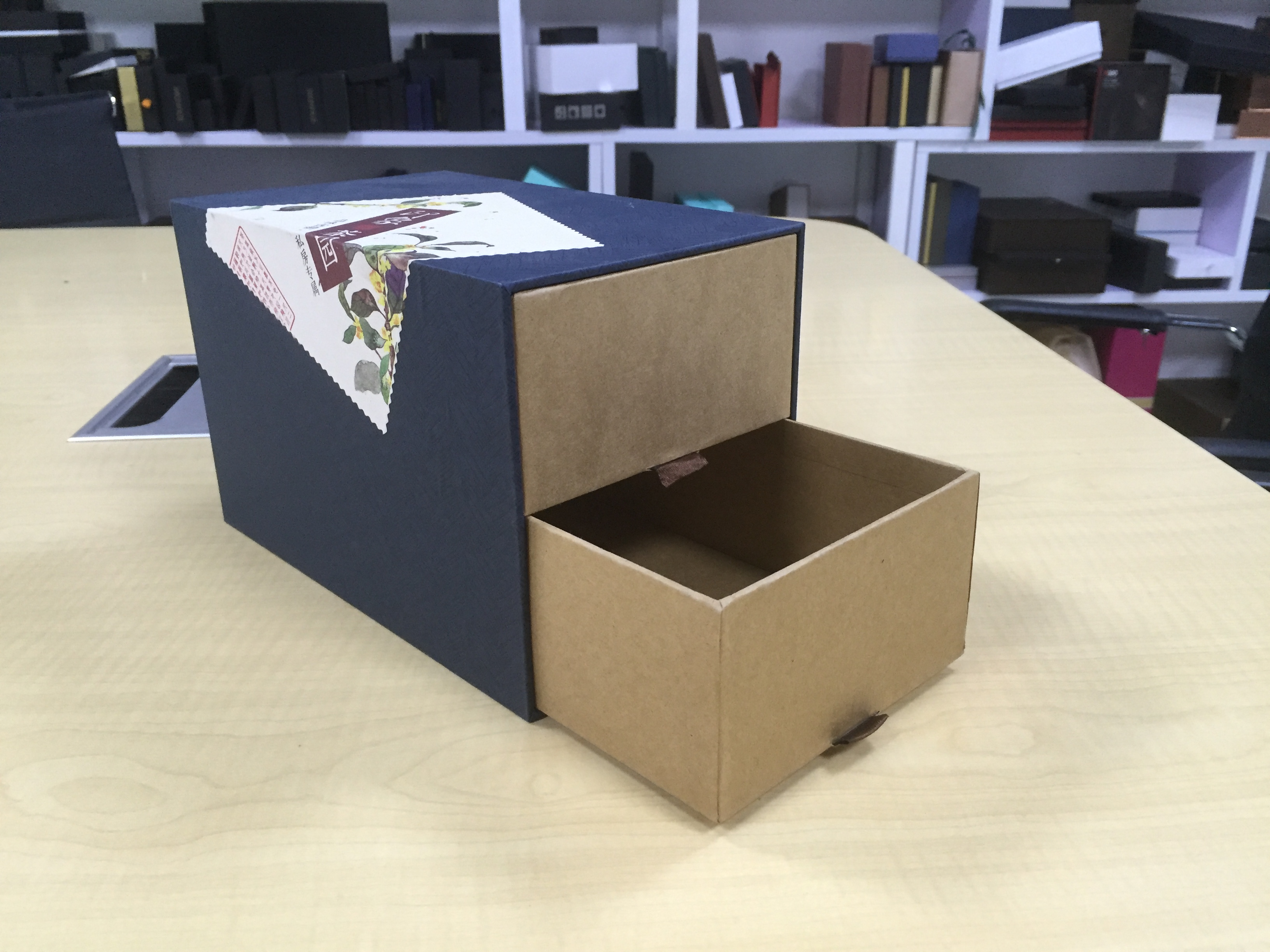 有保健品商家對禮品盒工廠的天地蓋不服，只好祭出雙開抽屜盒