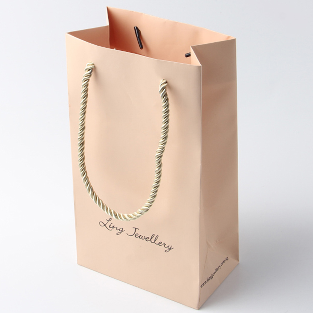 不管是不是首飾紙袋定做，工廠也不會(huì)打破約定俗成的規(guī)則