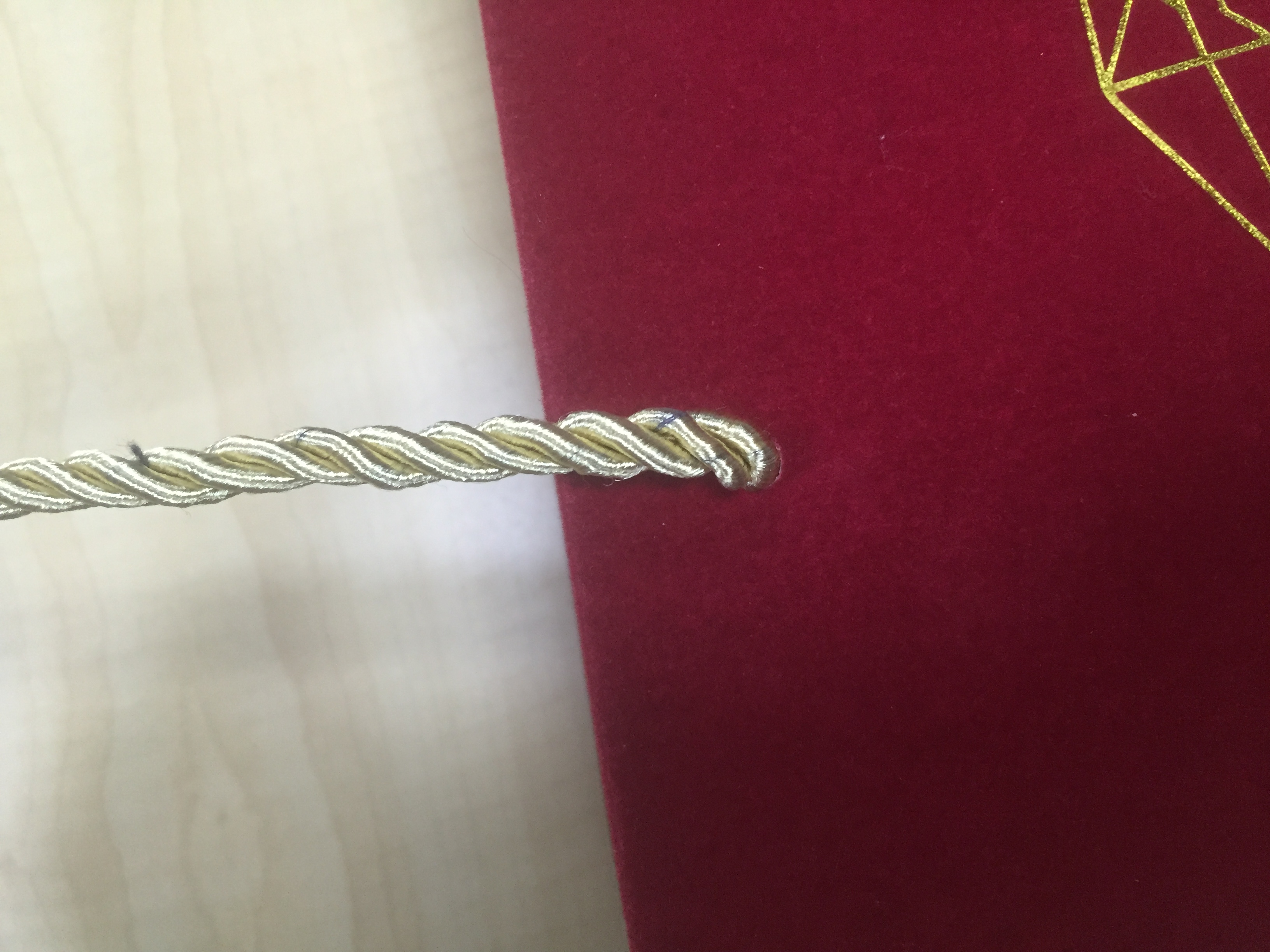 分享1個讓珠寶首飾紙袋設(shè)計(jì)變高檔的方法