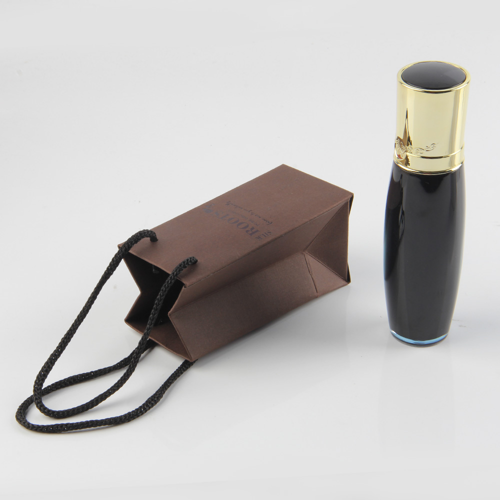 充電器的產(chǎn)品這么小紙袋是不是也該做這么小呢？